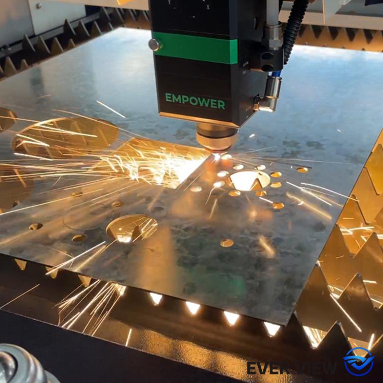 Cómo las máquinas de corte por láser logran un procesamiento de alta precisión: EVER VIEW Machinery desmonta puntos clave del proceso.