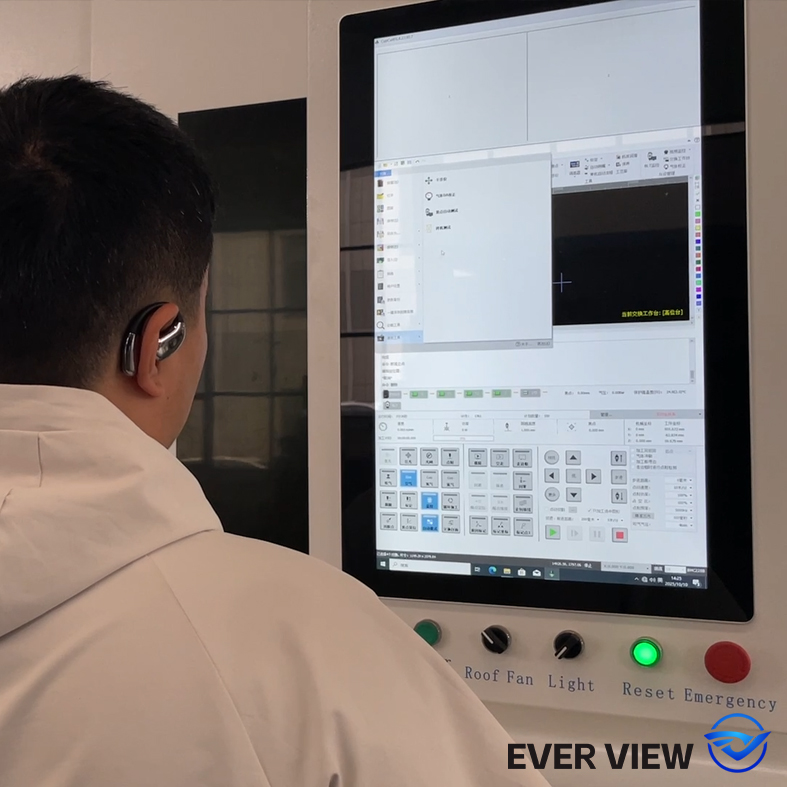 La nueva generación EVER VIEW de máquinas de corte por láser inteligentes se pone en línea y actualiza las capacidades de monitoreo remoto para la compatibilidad con la Industria 4.0.