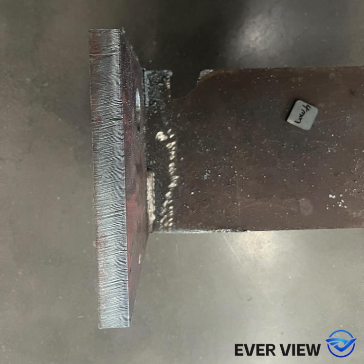 Las máquinas de corte por láser ayudan en el procesamiento de estructuras de acero para la construcción; EVER VIEW consigue un corte eficiente y preciso de materiales gruesos.